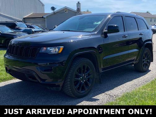 Diamond Black Crystal Pearlcoat 2021 Jeep Grand Cherokee Altitude
