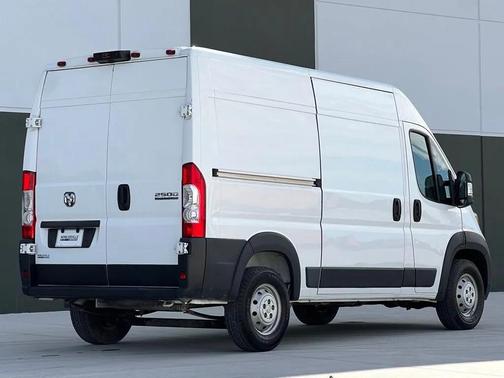 Bright White Clearcoat 2023 RAM ProMaster 2500 High Roof