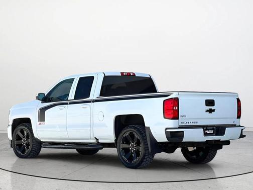 Summit White 2017 Chevrolet Silverado 1500 2LT