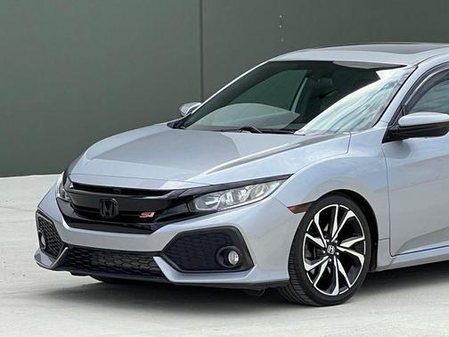 Lunar Silver Metallic 2017 Honda Civic Si