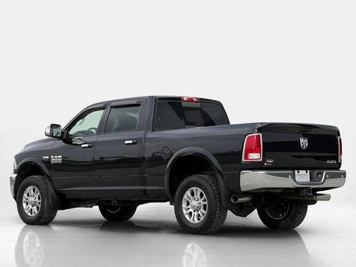 2017 RAM 2500 Laramie Crew Cab 4x4 6'4' Box