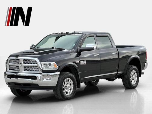 2017 RAM 2500 Laramie Crew Cab 4x4 6'4' Box