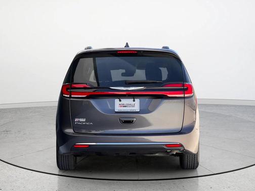Granite Crystal Metallic Clearcoat 2022 Chrysler Pacifica Touring L