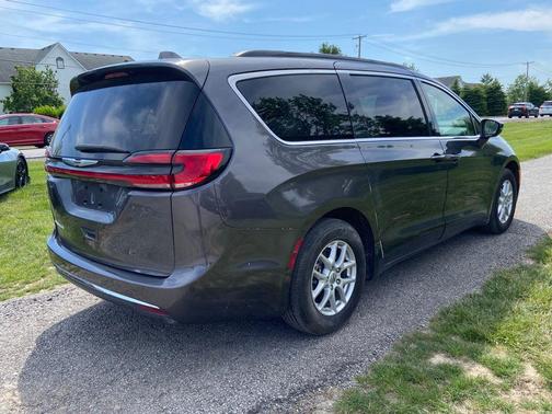 Granite Crystal Metallic Clearcoat 2022 Chrysler Pacifica Touring L