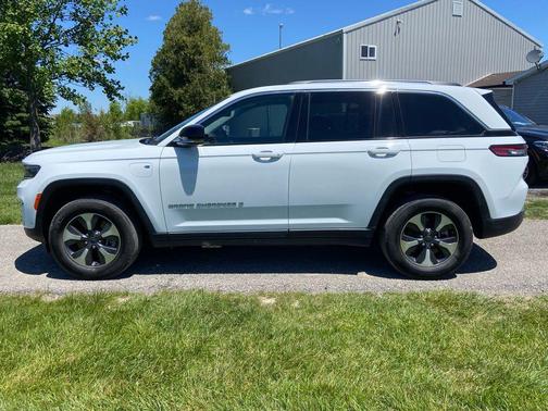 Bright White Clearcoat 2022 Jeep Grand Cherokee 4xe Base