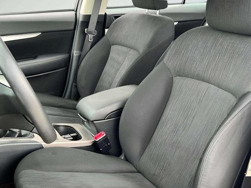Ice Silver Metallic 2013 Subaru Legacy Base