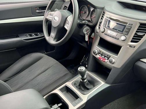 Ice Silver Metallic 2013 Subaru Legacy Base