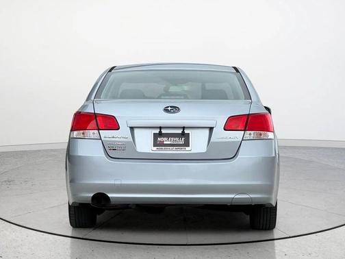 Ice Silver Metallic 2013 Subaru Legacy Base