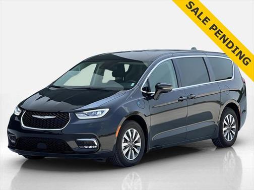2022 Chrysler Pacifica Hybrid Touring L