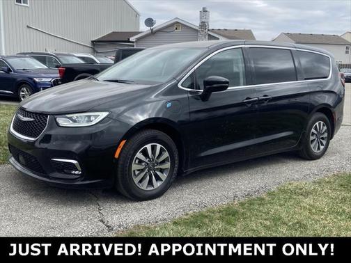2022 Chrysler Pacifica Hybrid Touring L