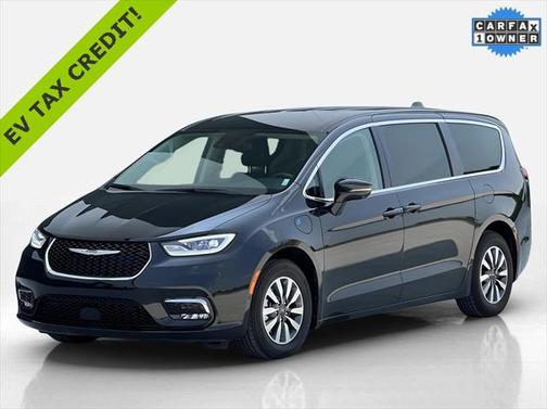 2022 Chrysler Pacifica Hybrid Touring L