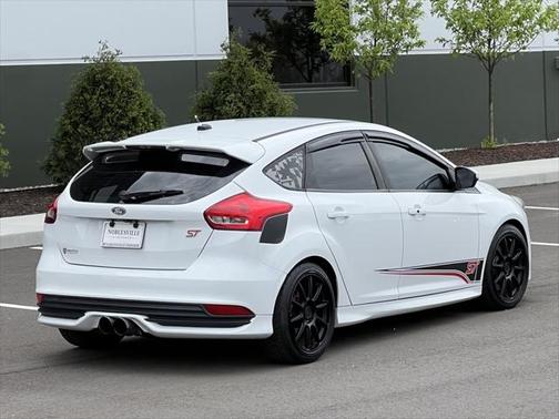2017 Ford Focus ST ST