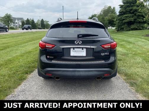 2016 INFINITI QX70 Base