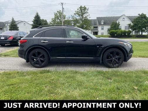 2016 INFINITI QX70 Base