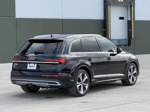 2021 Audi Q7 55 Prestige