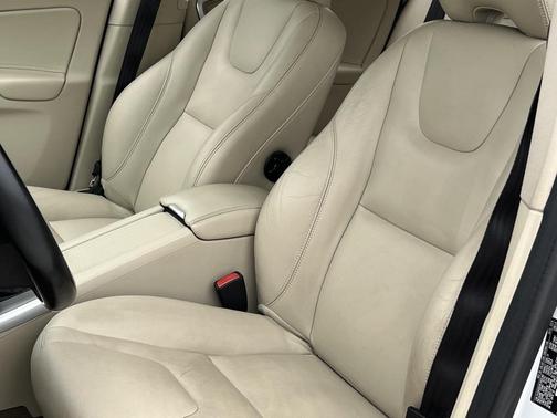 2015 Volvo XC60 T6 Premier Plus