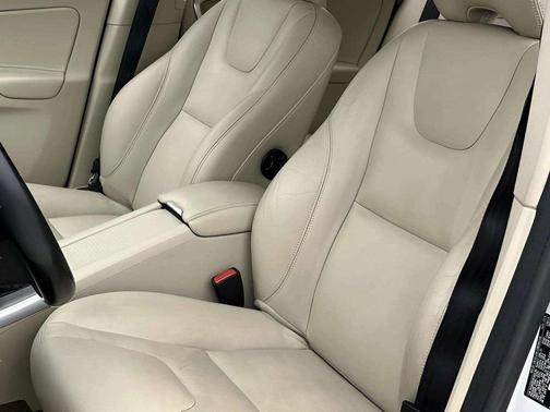 2015 Volvo XC60 T6 Premier Plus