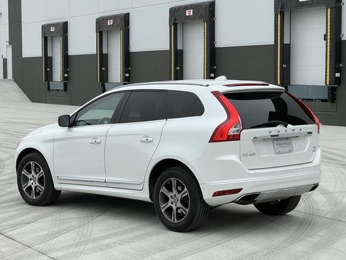 2015 Volvo XC60 T6 Premier Plus