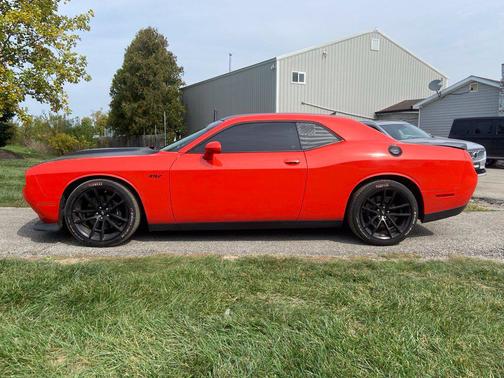 Go Mango! 2021 Dodge Challenger R/T Scat Pack