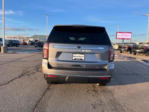 2022 Chevrolet Suburban LT