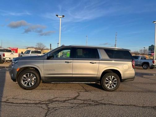 2022 Chevrolet Suburban LT