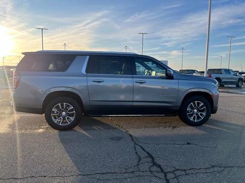2022 Chevrolet Suburban LT