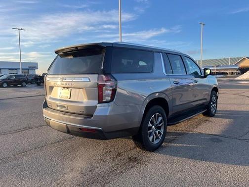 2022 Chevrolet Suburban LT