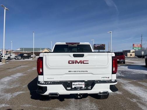 2025 GMC Sierra 1500 AT4