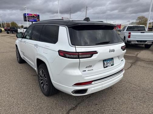 2023 Jeep Grand Cherokee L Summit