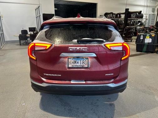 2023 GMC Terrain SLT
