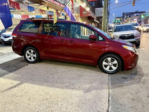 2013 Toyota Sienna LE