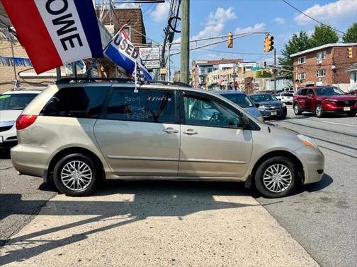 2009 Toyota Sienna LE