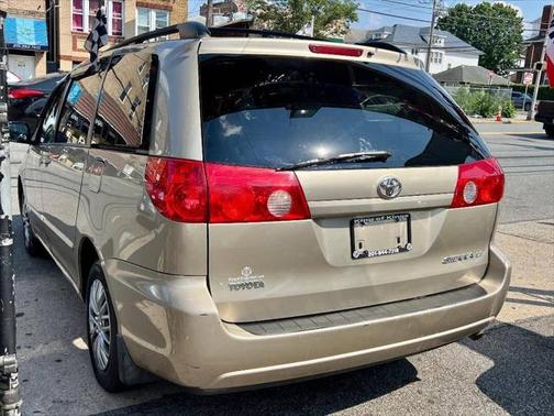 2009 Toyota Sienna LE