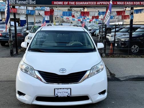 2012 Toyota Sienna LE