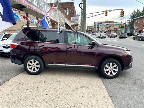2011 Toyota Highlander SE
