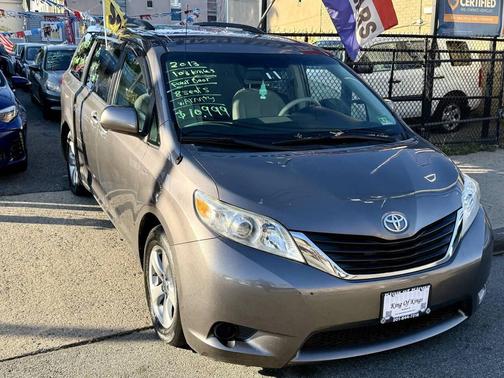 2013 Toyota Sienna LE