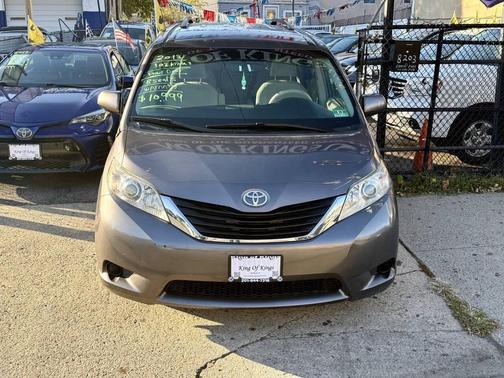2013 Toyota Sienna LE