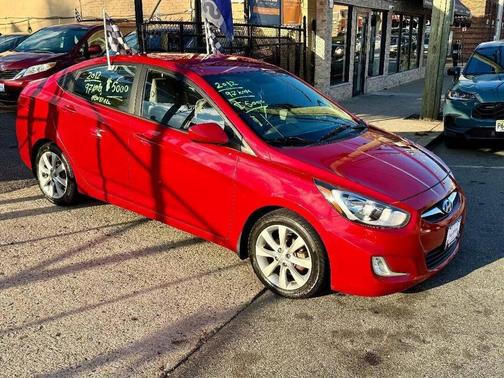 2012 Hyundai Accent SE