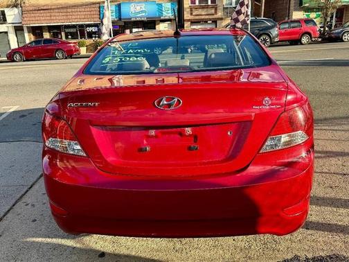 2012 Hyundai Accent SE