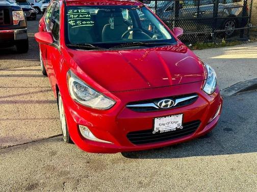 2012 Hyundai Accent SE