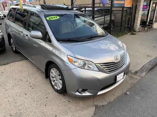 2011 Toyota Sienna XLE