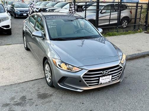 2018 Hyundai ELANTRA SE