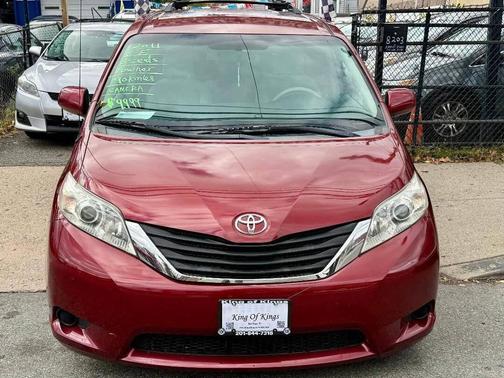 2011 Toyota Sienna LE