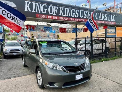 2014 Toyota Sienna LE