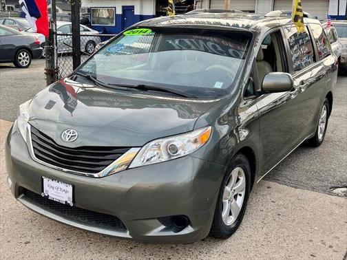 2014 Toyota Sienna LE