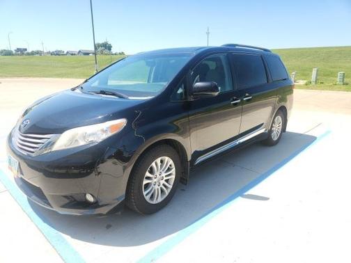 2017 Toyota Sienna SE