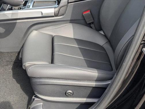 2025 Mercedes-Benz GLB 250 Base
