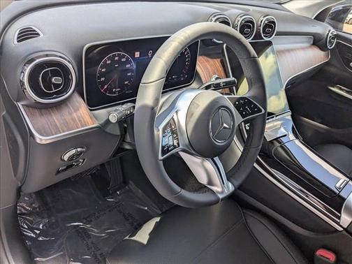 2025 Mercedes-Benz GLC 350e Base