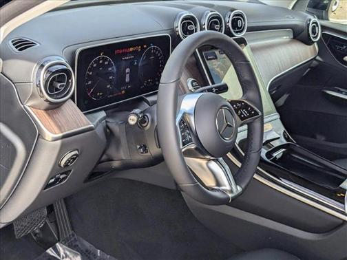 2025 Mercedes-Benz GLC 350e Base