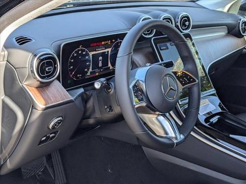 2025 Mercedes-Benz GLC 350e Base